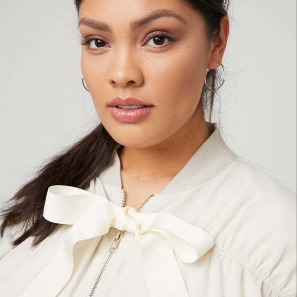 NWT Lane Bryant Ruched Cropped Bomber Jacket - Picture 2 of 5